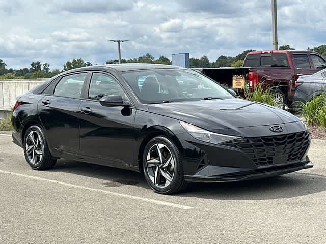 Used 2023 Hyundai Elantra SEL w/ Convenience Package FWD image 30