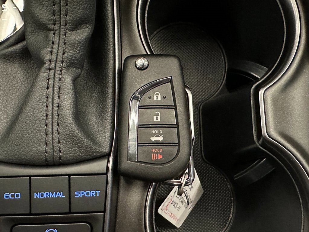 Used 2022 Toyota Camry SE image 15