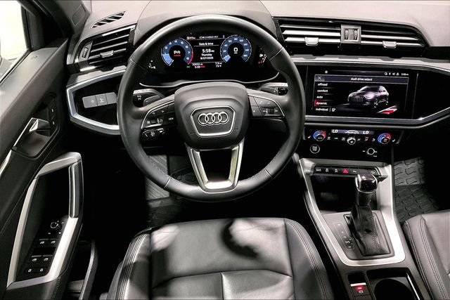 Used 2024 Audi Q3 2.0T Premium w/ Convenience Package AWD/4WD image 4