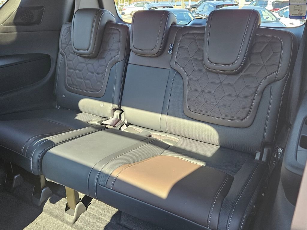 New 2026 Nissan Armada Platinum image 7