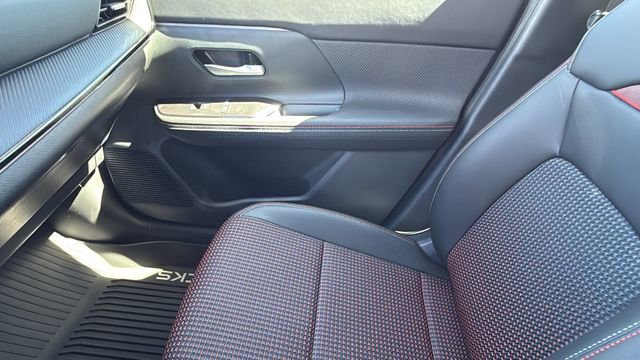 New 2025 Nissan Kicks SR image 12