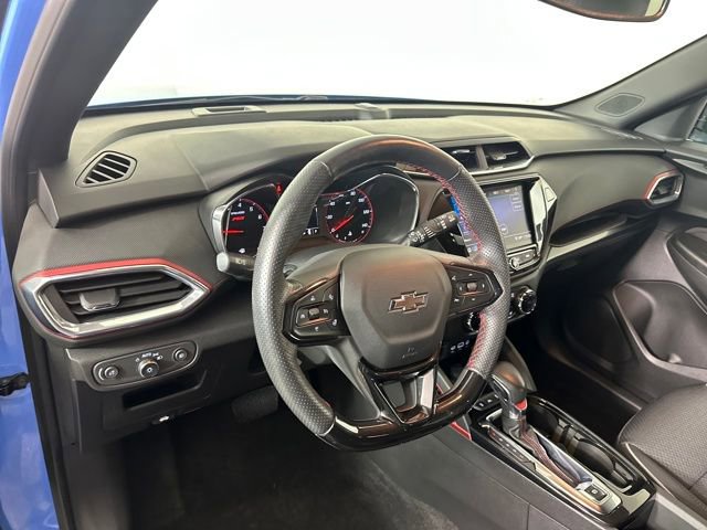 Used 2023 Chevrolet TrailBlazer RS w/ Sun and Liftgate Package image 13