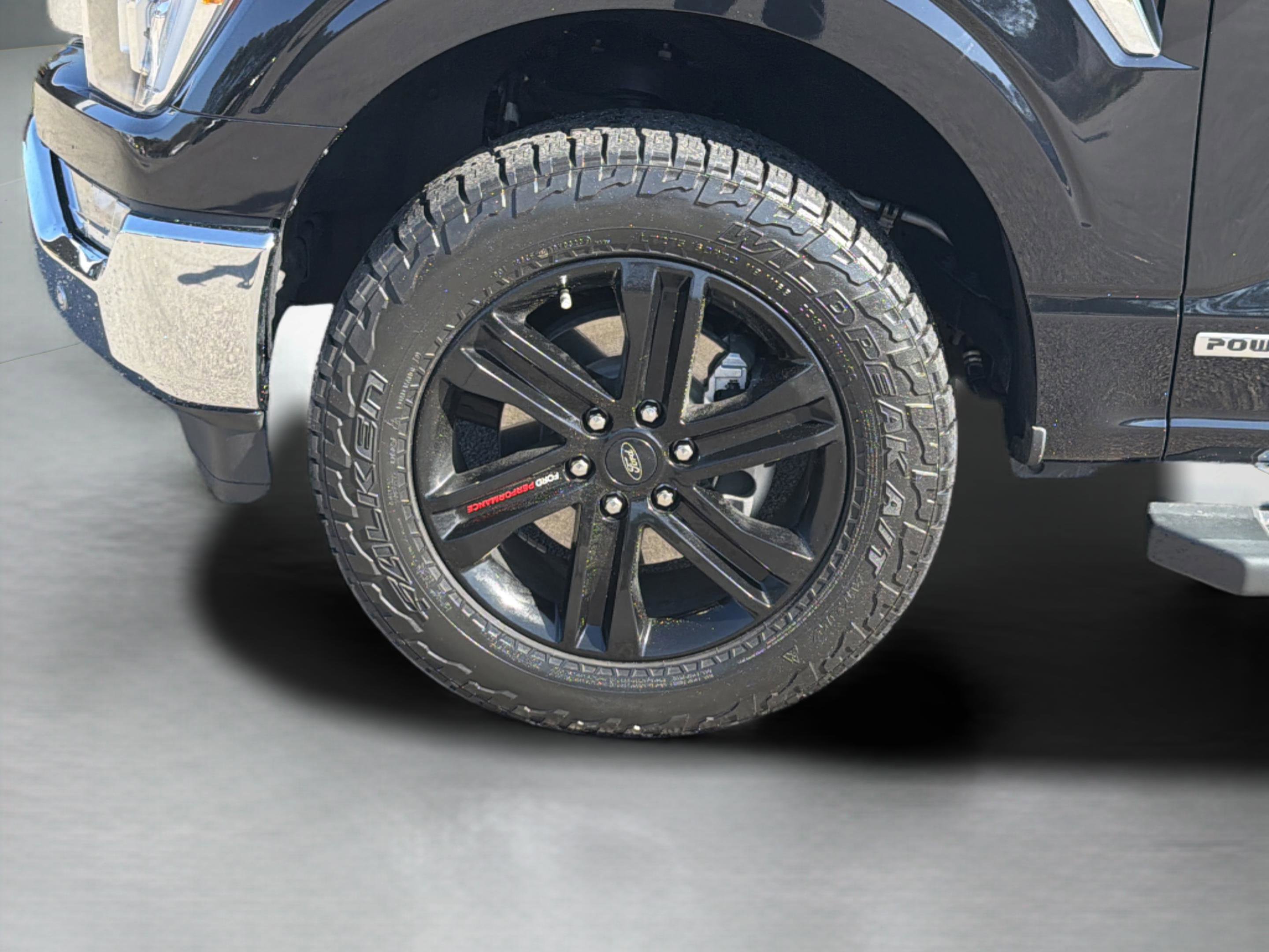 Used 2023 Ford F150 Lariat w/ Trailer Tow Package image 9