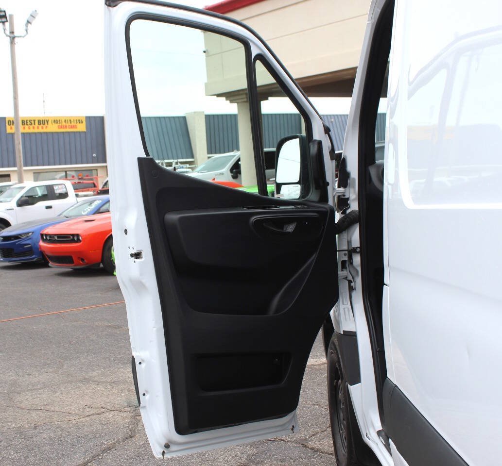 Used 2025 Mercedes-Benz Sprinter 2500 image 23