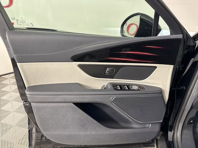 New 2025 Lincoln Nautilus Premier image 16