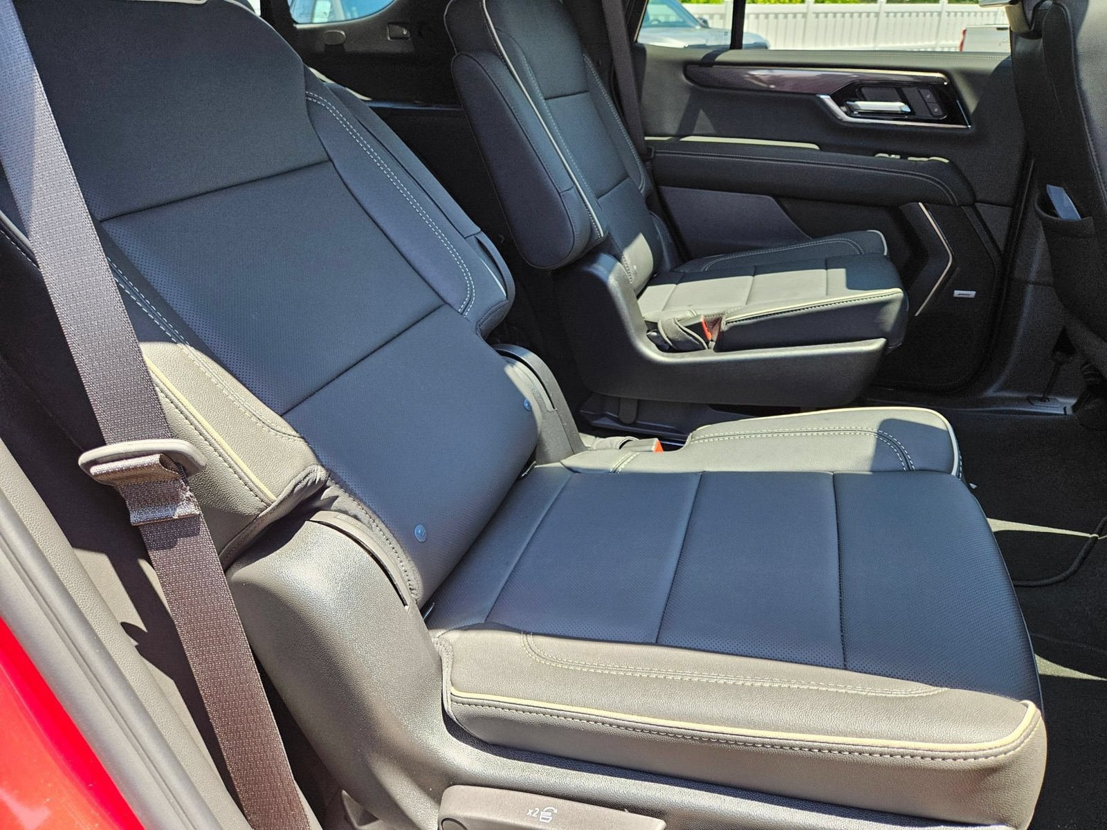 New 2026 GMC Yukon Elevation w/ Elevation Premium Package AWD/4WD image 30