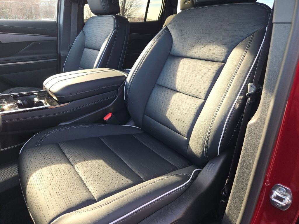 New 2026 Buick Enclave Sport Touring w/ LPO, Floor Liner Package image 27