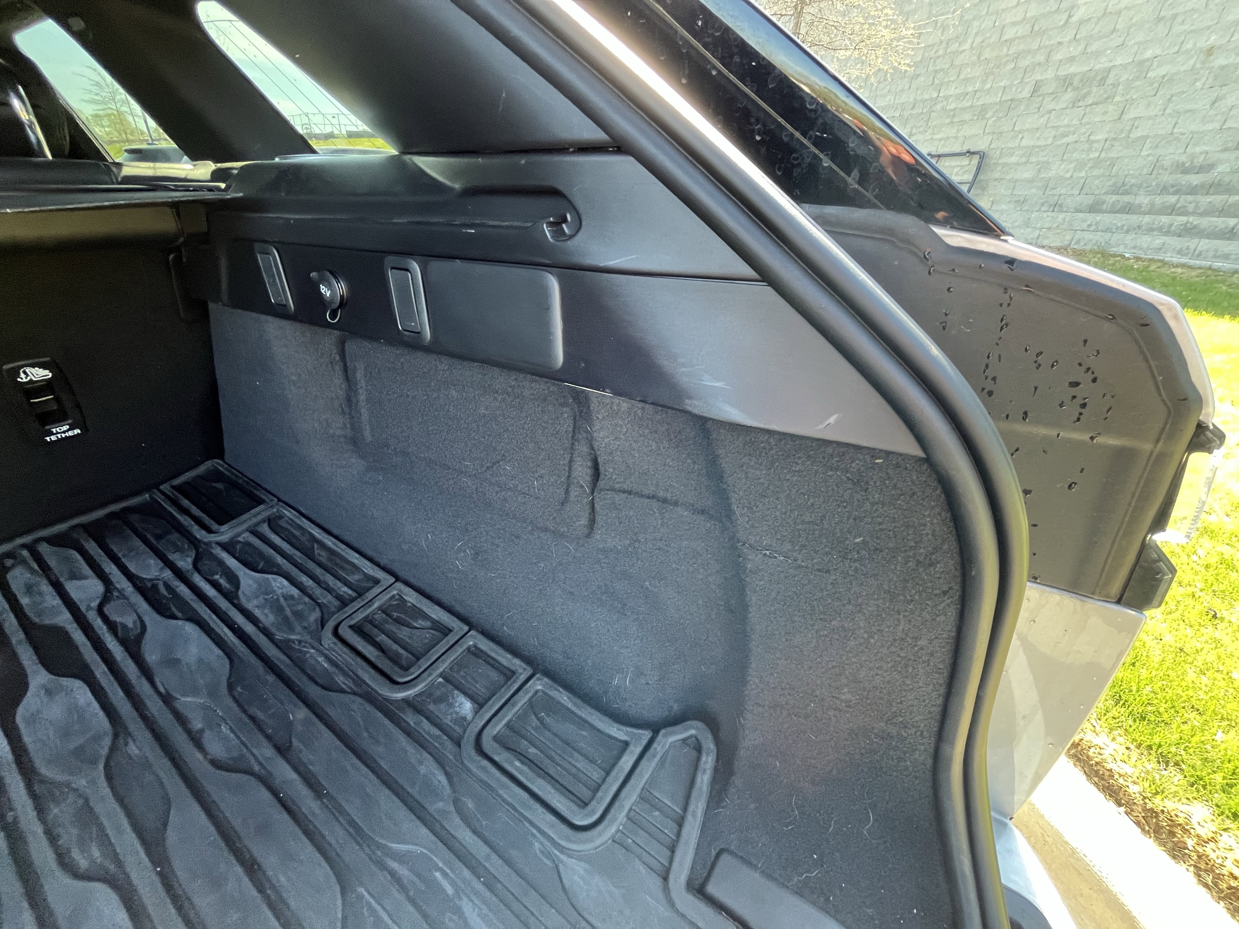 Certified 2025 Land Rover Range Rover Velar Dynamic SE AWD/4WD image 34