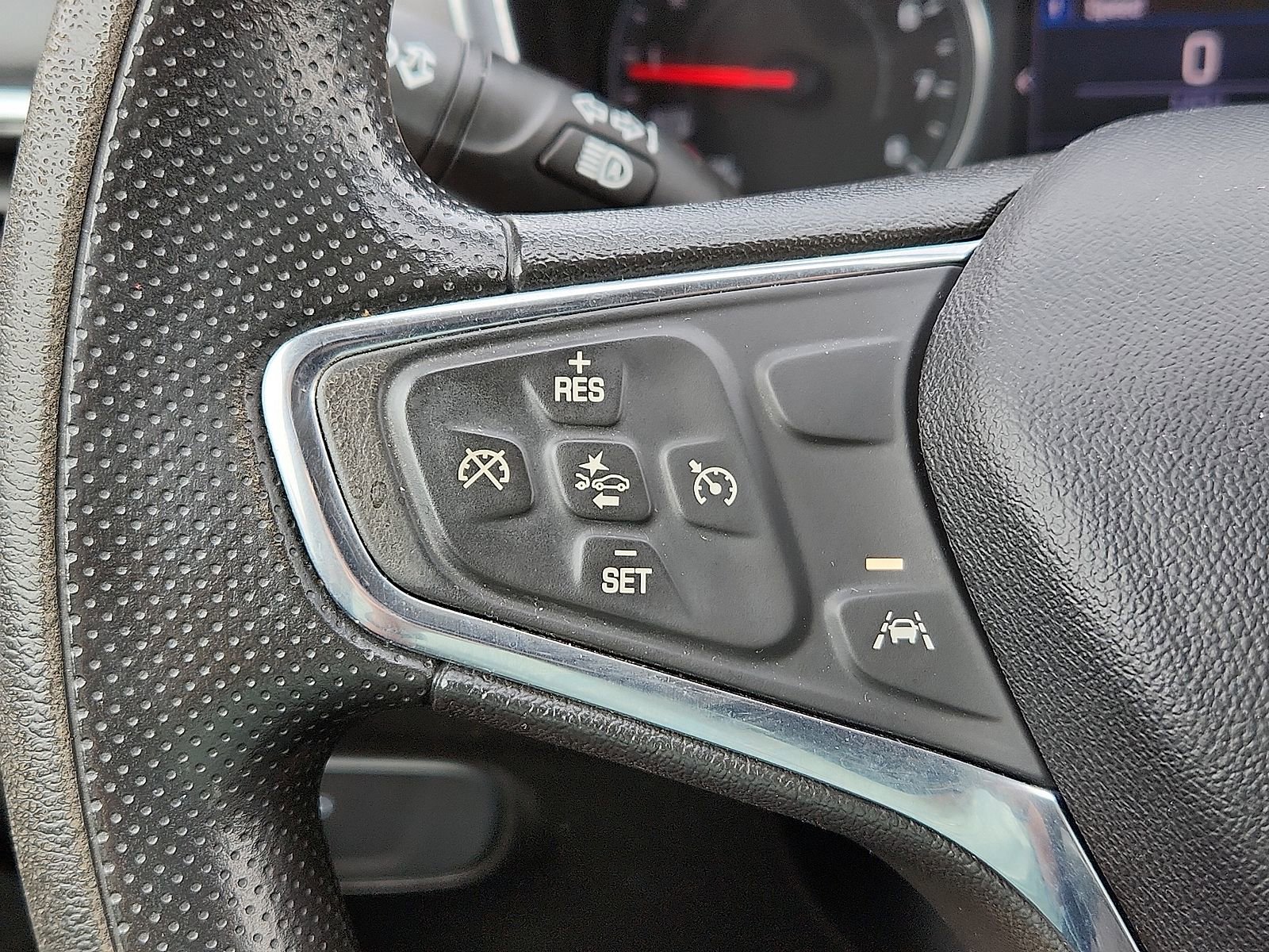 Used 2020 Chevrolet Equinox LT FWD image 16