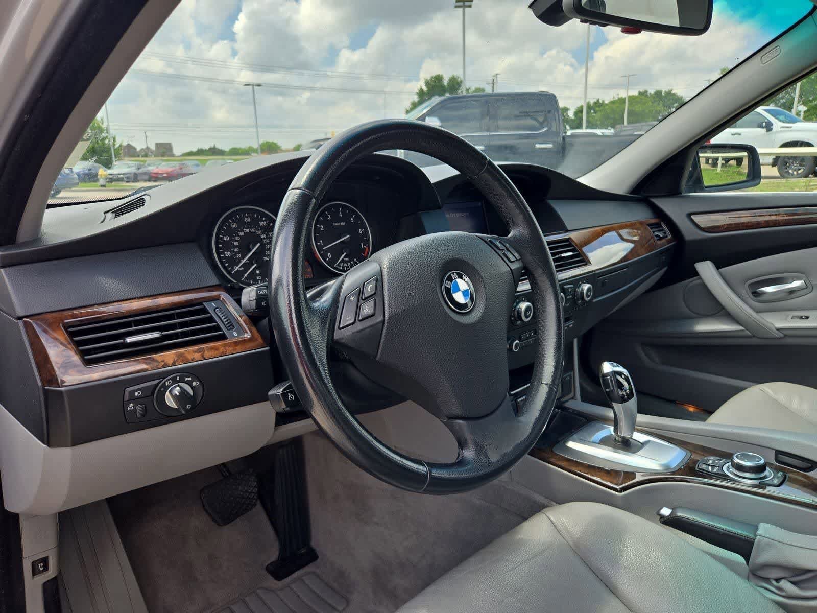 Used 2009 BMW 528i Sedan RWD video 2