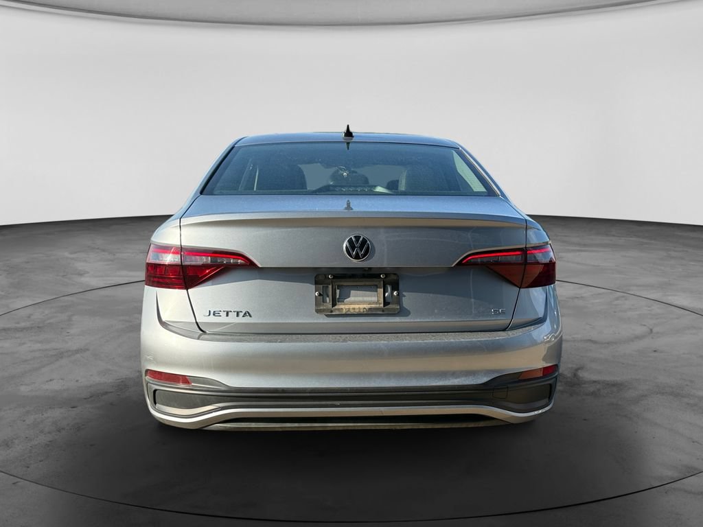 Used 2024 Volkswagen Jetta SE FWD image 8
