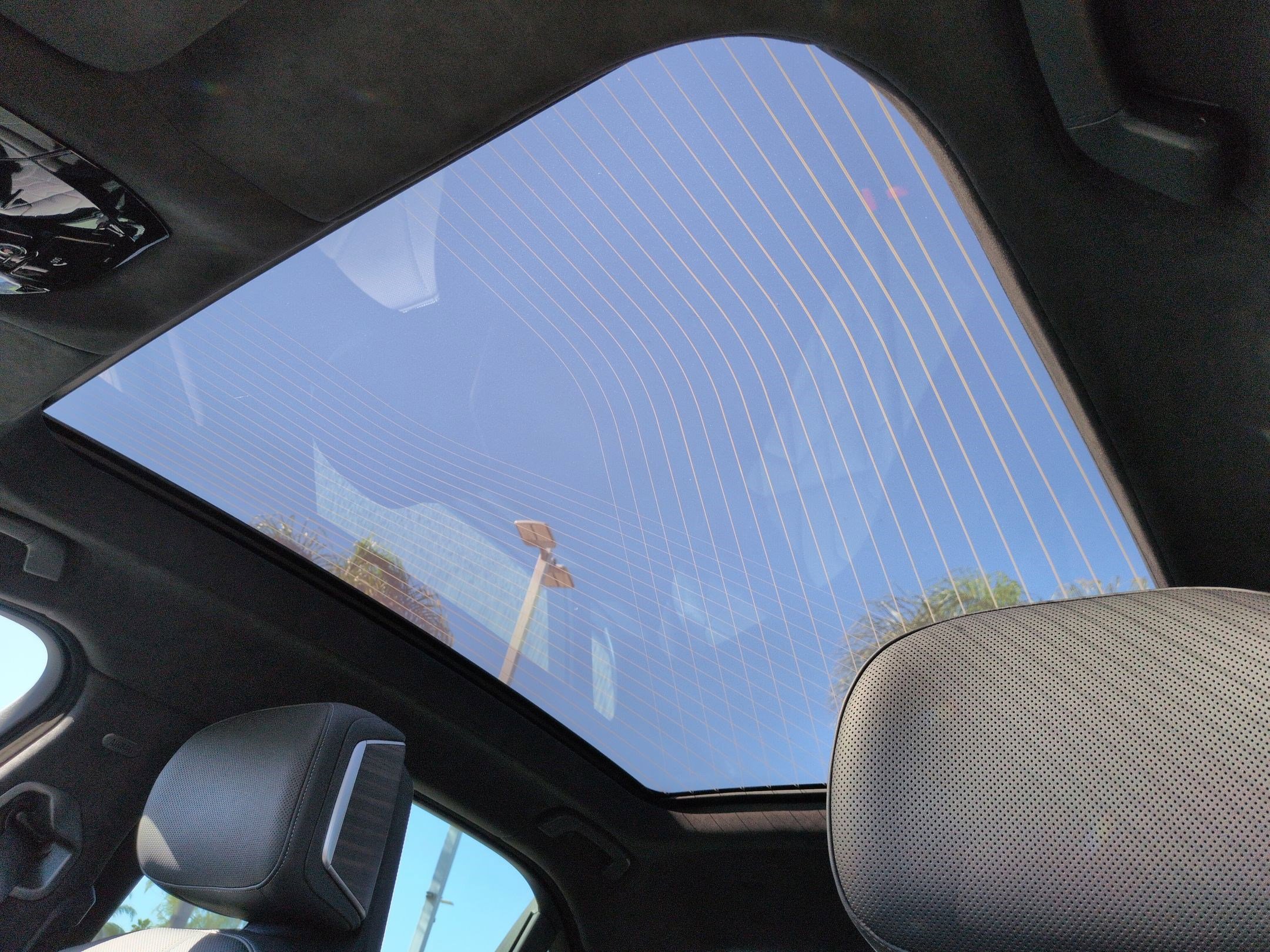 Certified 2024 BMW 760i xDrive w/ Premium Package 2 image 28