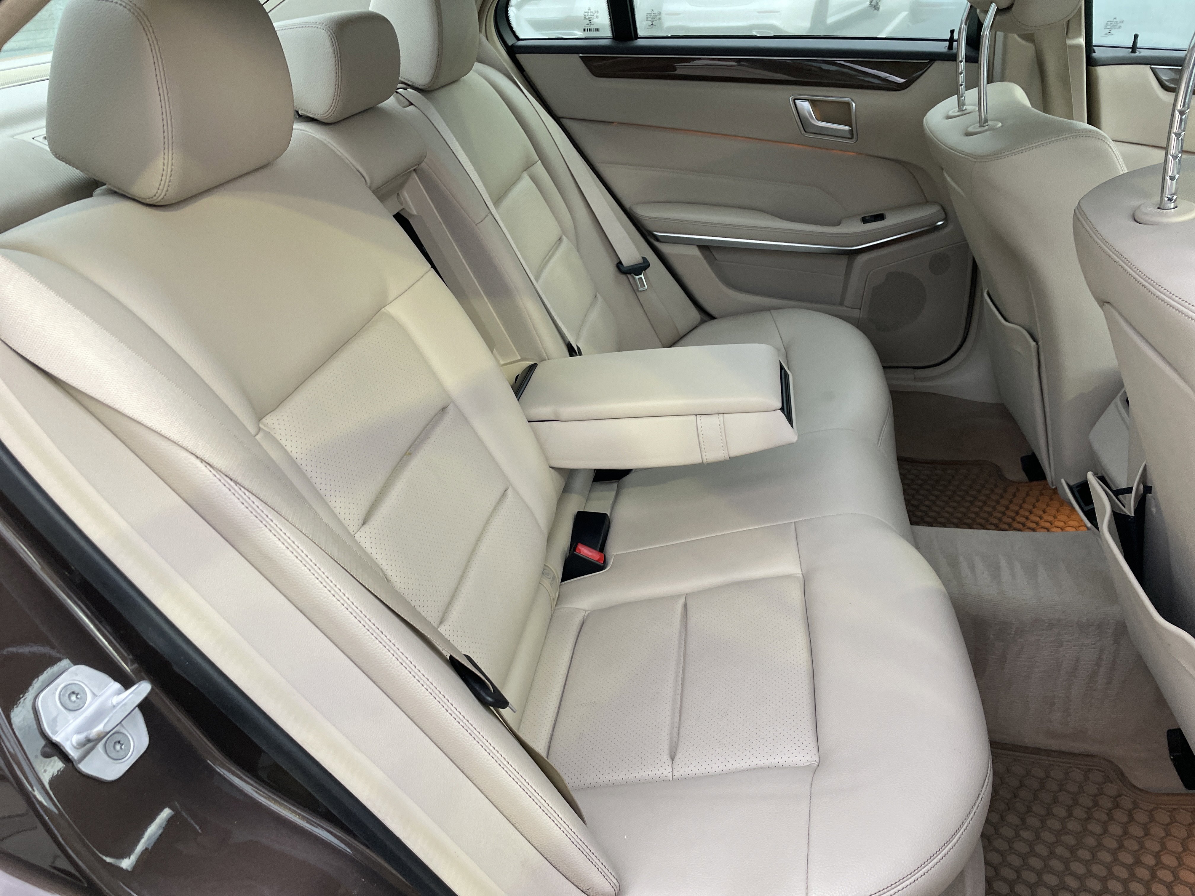 Used 2014 Mercedes-Benz E 250 BlueTEC Sedan image 44