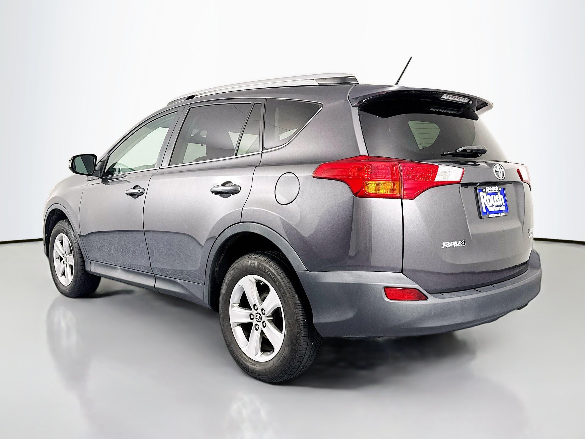 Used 2015 Toyota RAV4 XLE AWD/4WD image 7