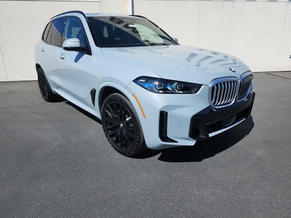 New 2026 BMW X5 xDrive40i w/ M Sport Package AWD/4WD image 2