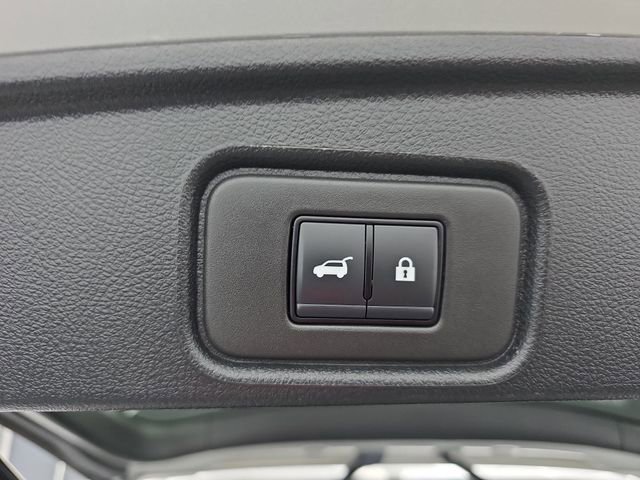 Used 2024 Nissan Pathfinder Platinum w/ Cargo Package image 48