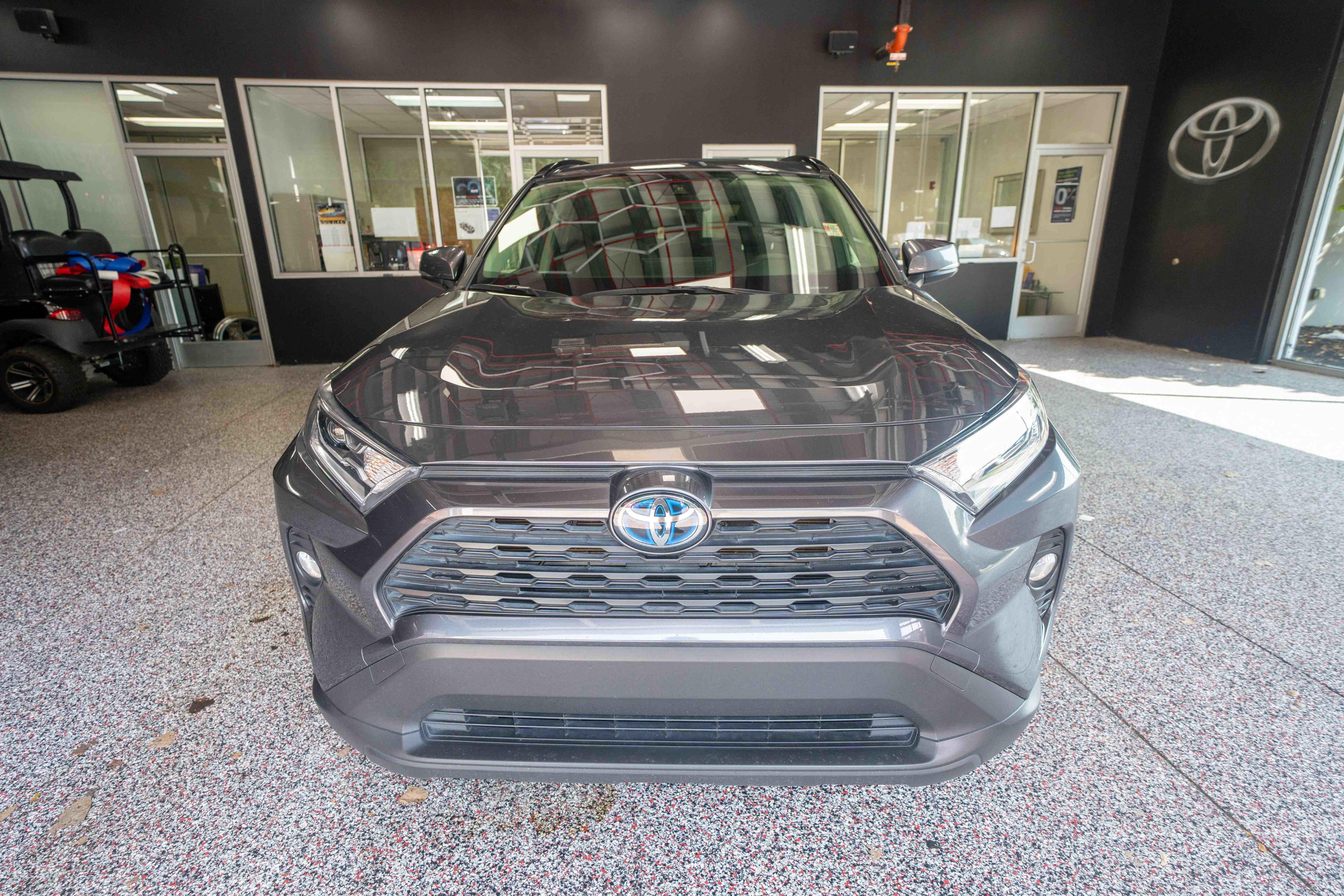 Used 2019 Toyota RAV4 XLE w/ Convenience Package AWD/4WD image 6
