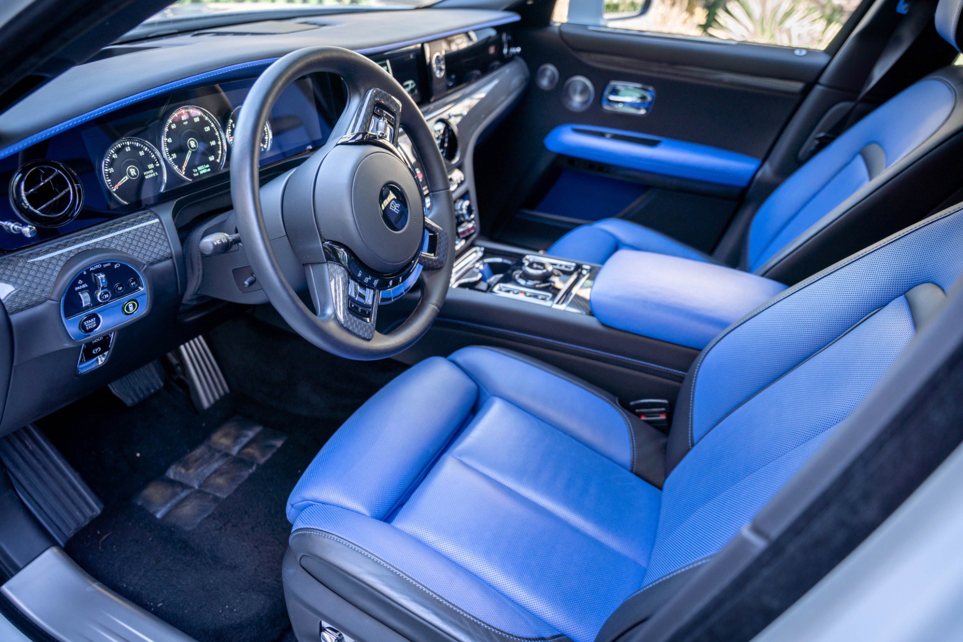 Used 2022 Rolls-Royce Ghost Black Badge image 2