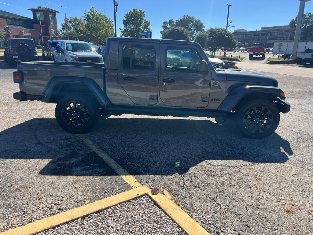 Used 2024 Jeep Gladiator Sport image 5