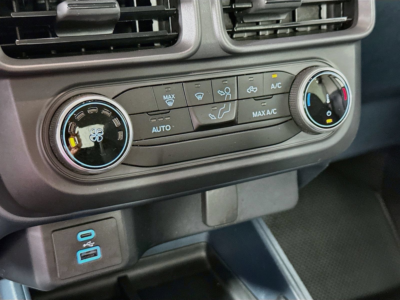 Used 2023 Ford Maverick XL FWD image 15