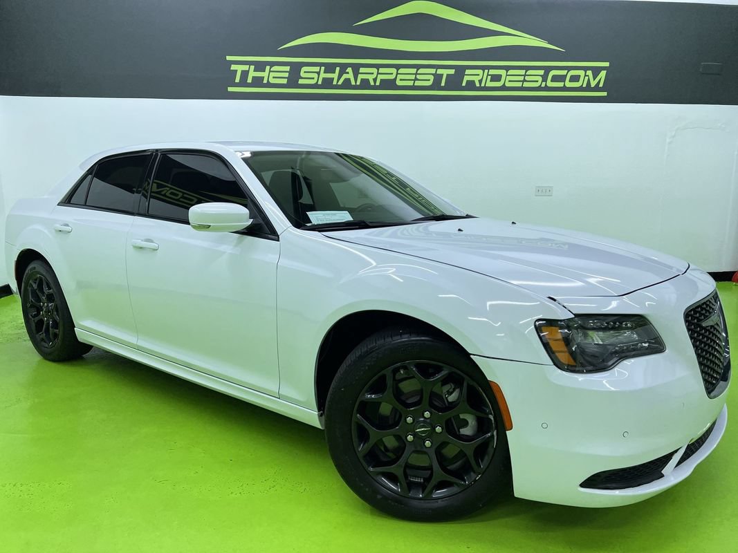 Used 2023 Chrysler 300 Touring L AWD/4WD image 1