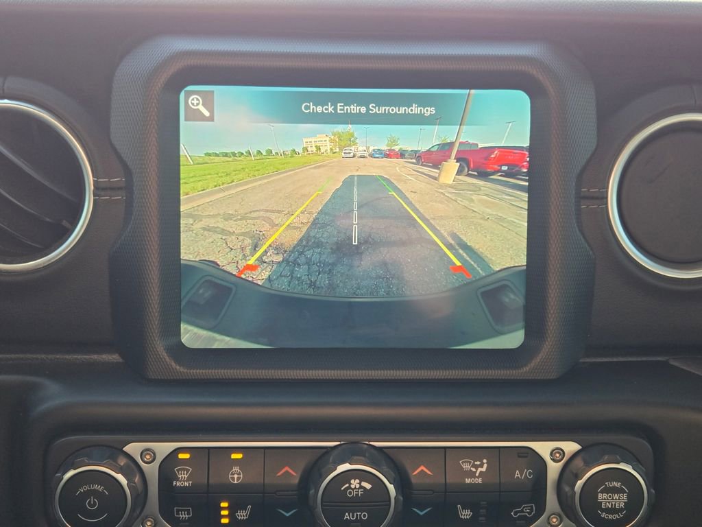 Used 2020 Jeep Gladiator Overland AWD/4WD image 25