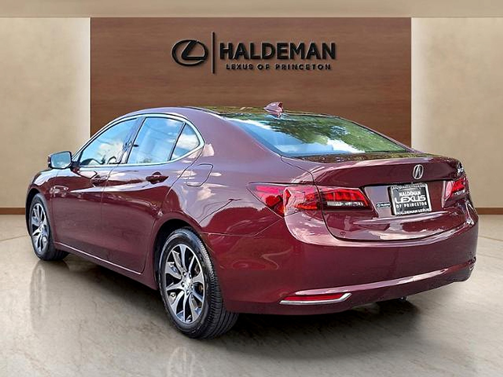 Used 2015 Acura TLX FWD image 4