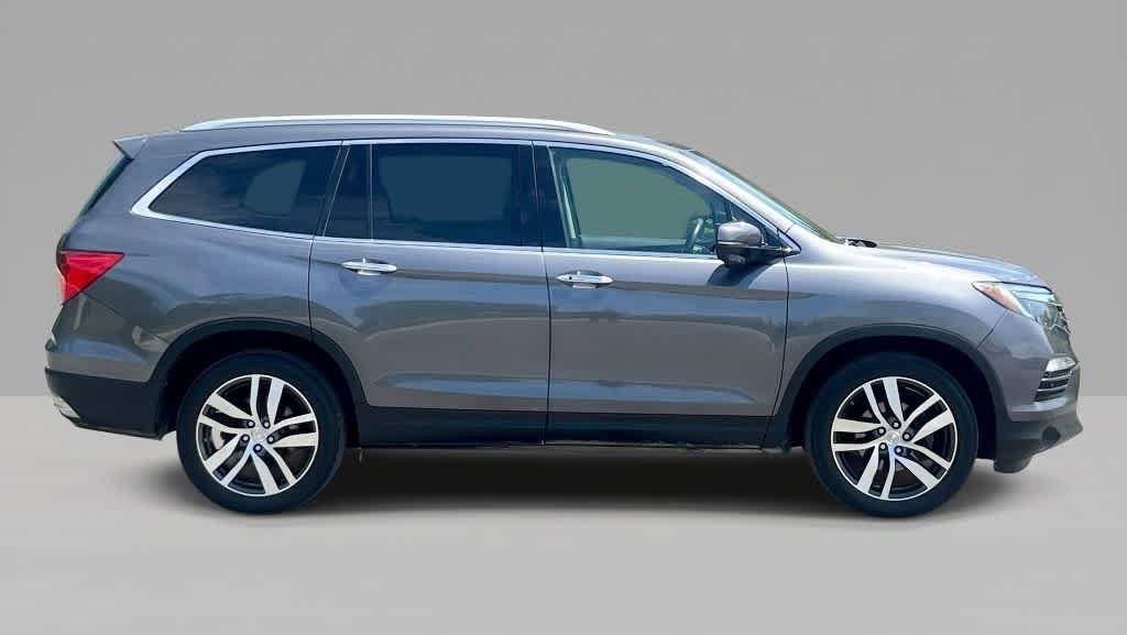 Used 2017 Honda Pilot Touring image 9