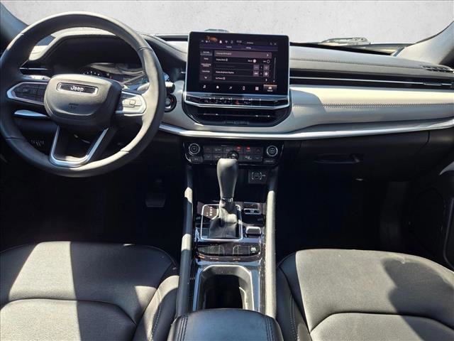 Used 2025 Jeep Compass Limited image 16