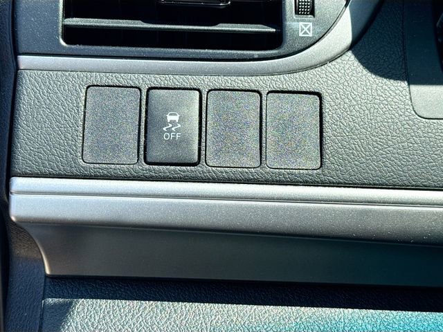 Used 2014 Toyota Camry SE FWD image 7