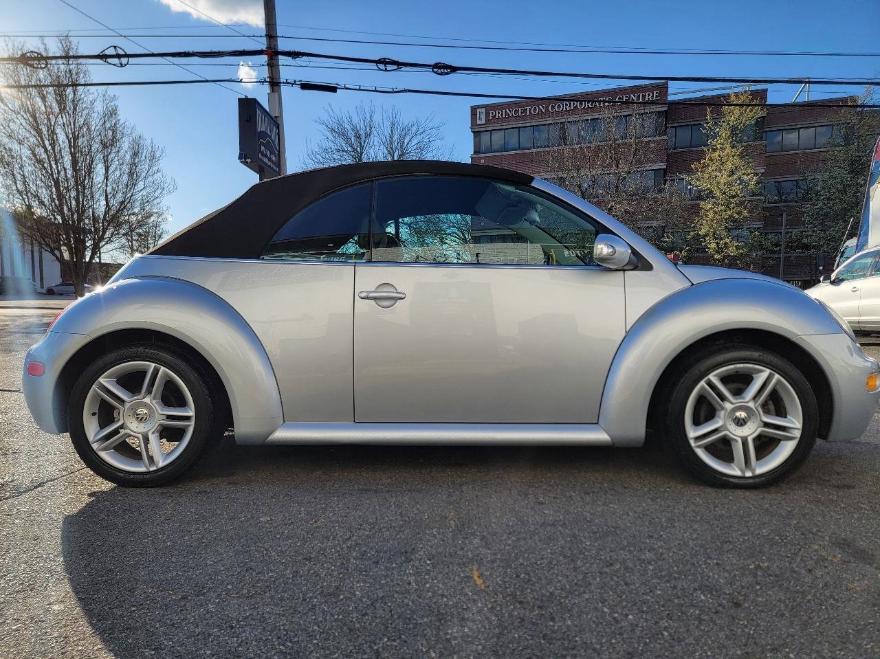 Used 2004 Volkswagen Beetle GLS FWD image 12