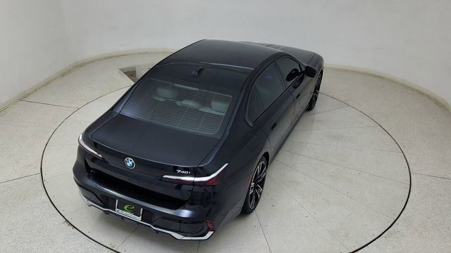 Used 2023 BMW 740i w/ Parking Assistance Package image 81