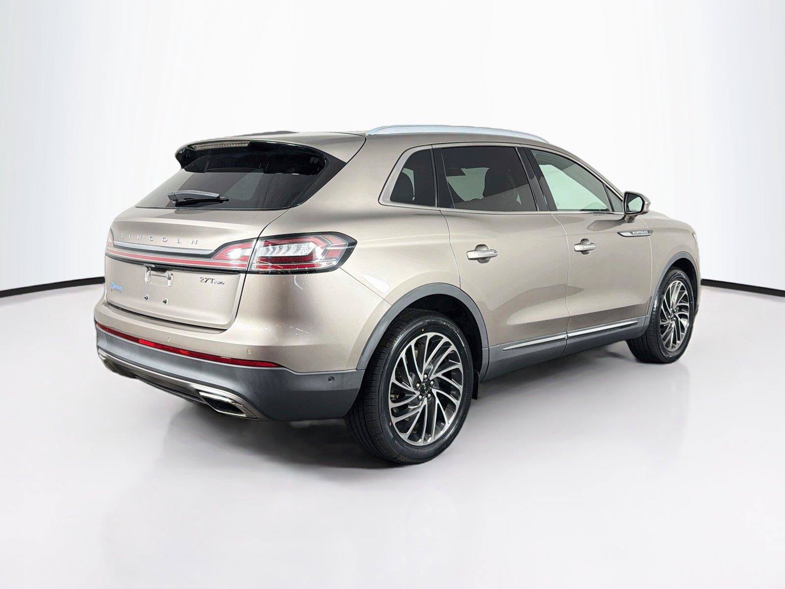 Used 2019 Lincoln Nautilus Reserve AWD/4WD image 11