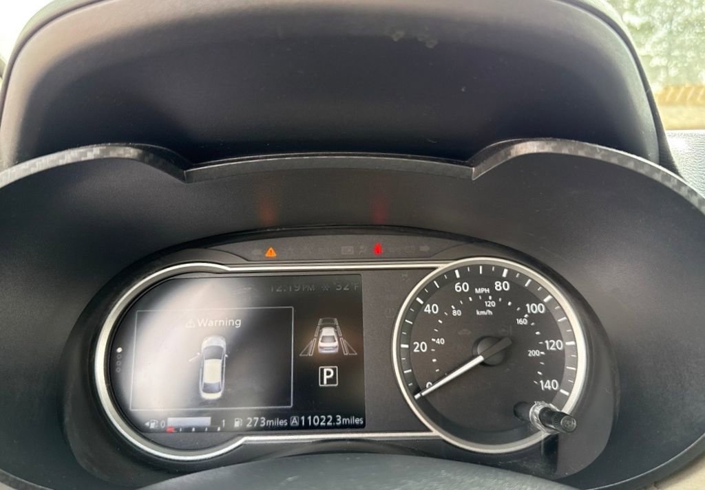 Used 2021 Nissan Versa SV image 14