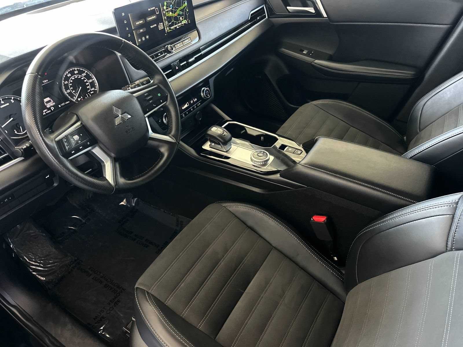 Used 2025 Mitsubishi Outlander SE FWD image 9