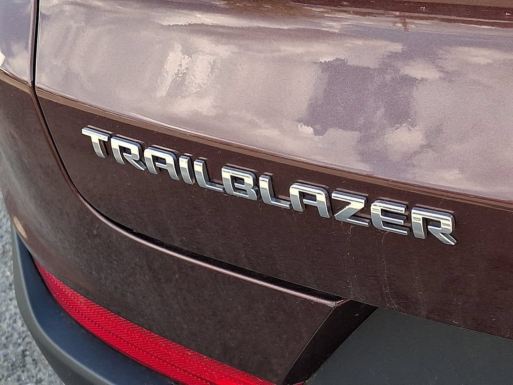 Certified 2023 Chevrolet TrailBlazer LT w/ Convenience Package FWD image 30
