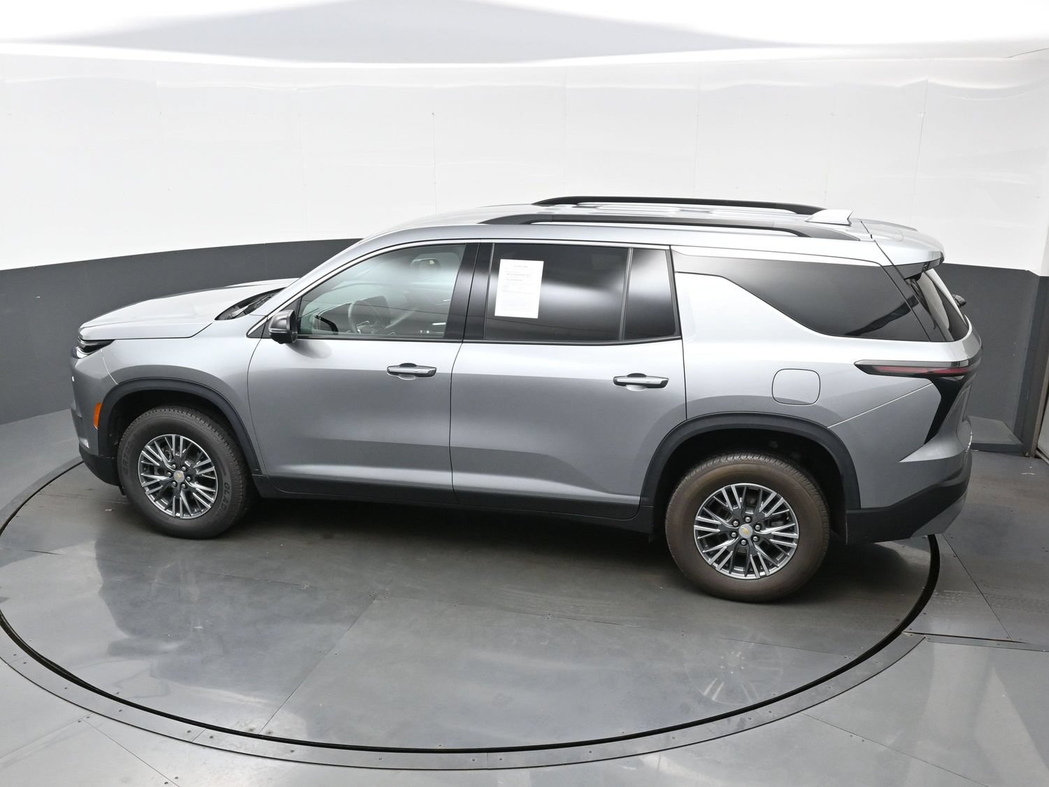 Used 2024 Chevrolet Traverse LT AWD/4WD image 37
