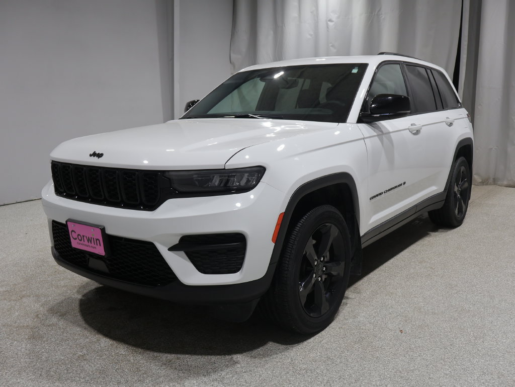 Certified 2024 Jeep Grand Cherokee Altitude AWD/4WD image 7