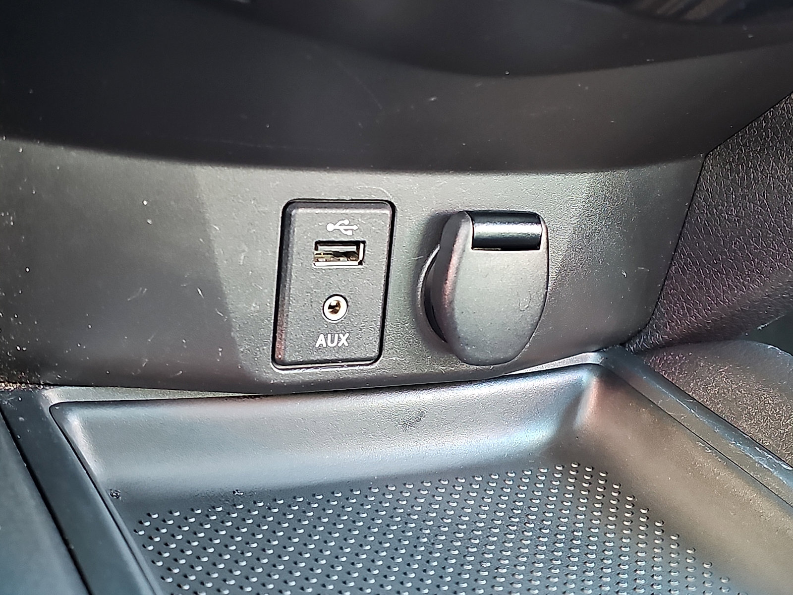 Used 2016 Nissan Rogue SL w/ SL Premium Package image 24