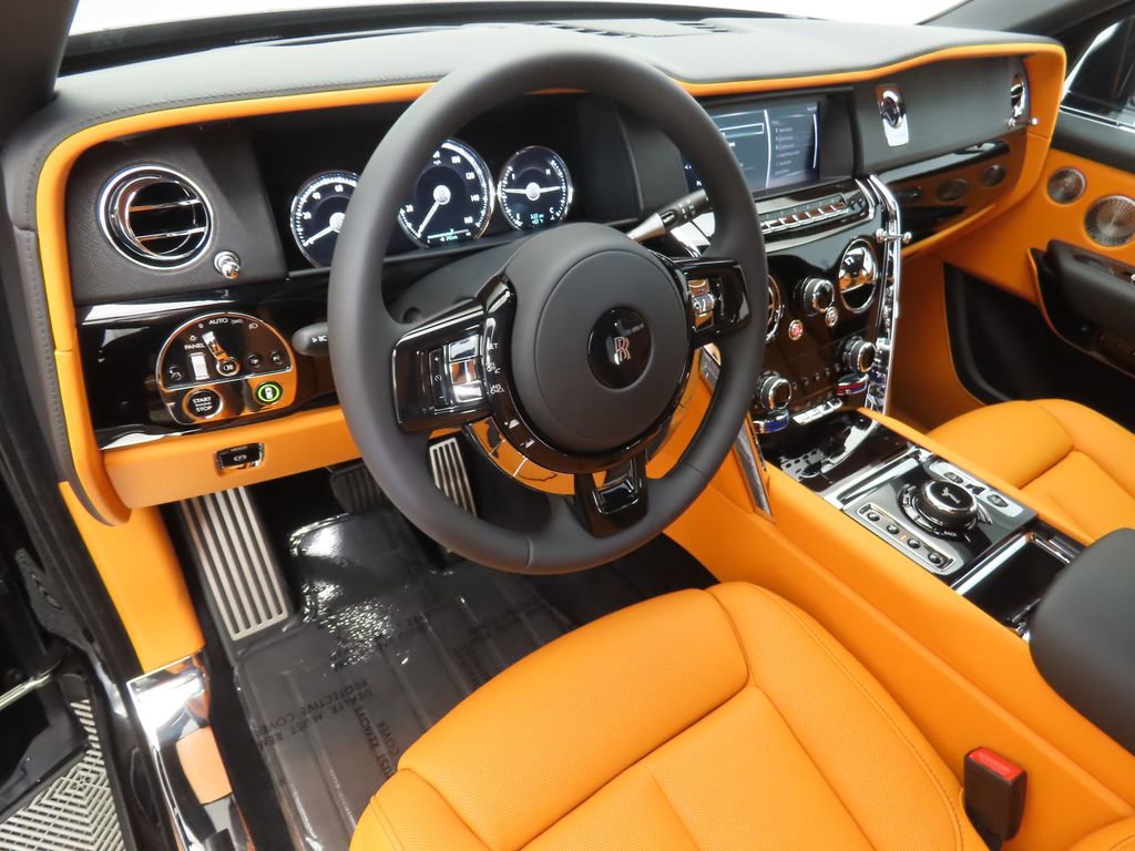 Certified 2023 Rolls-Royce Cullinan w/ Cullinan Package image 9