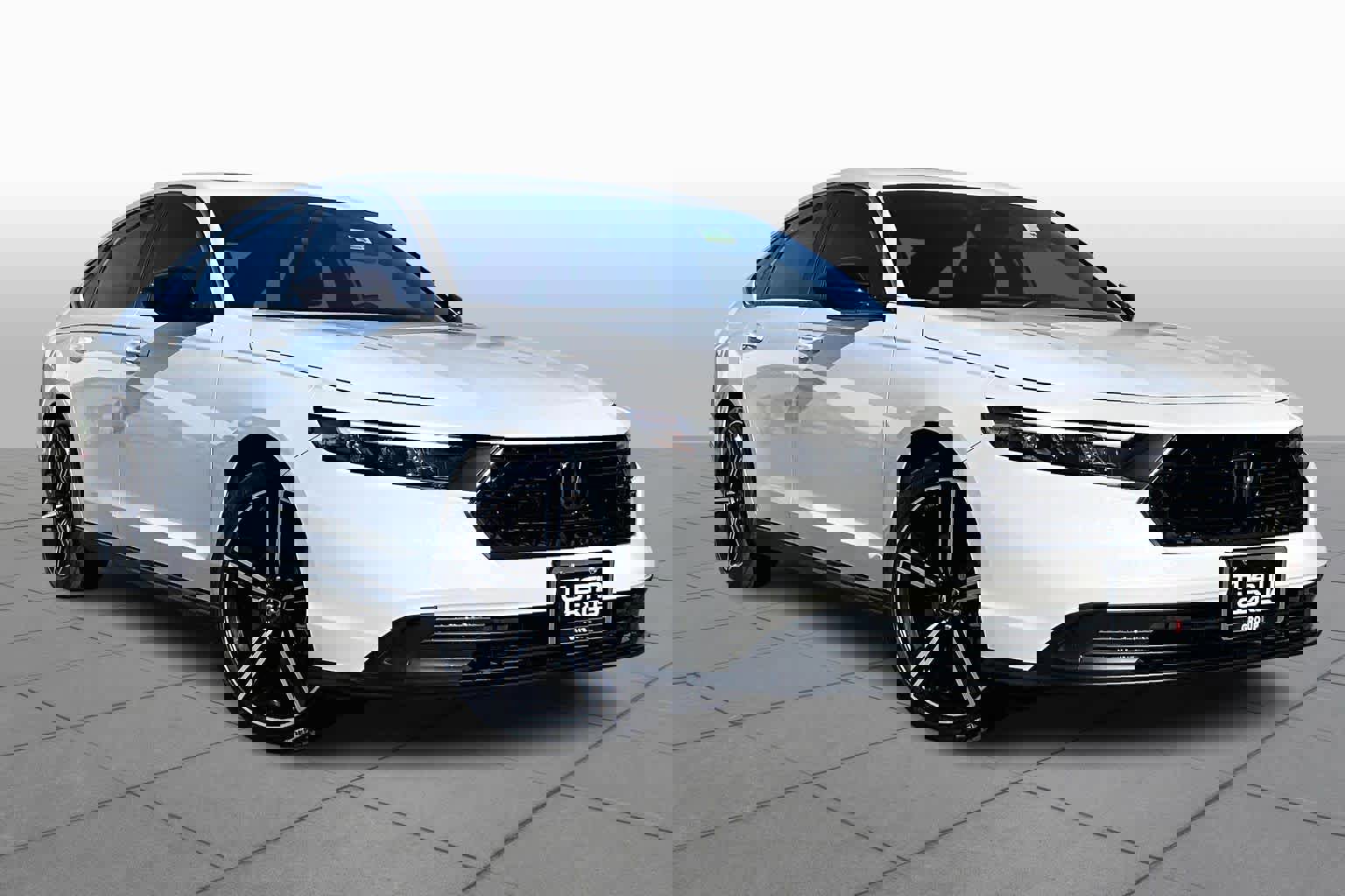 Used 2024 Honda Accord Sport image 2