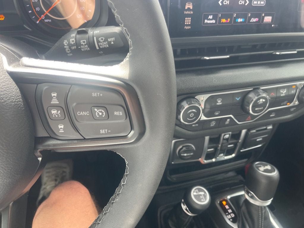 Used 2026 Jeep Wrangler Unlimited Sport AWD/4WD image 20