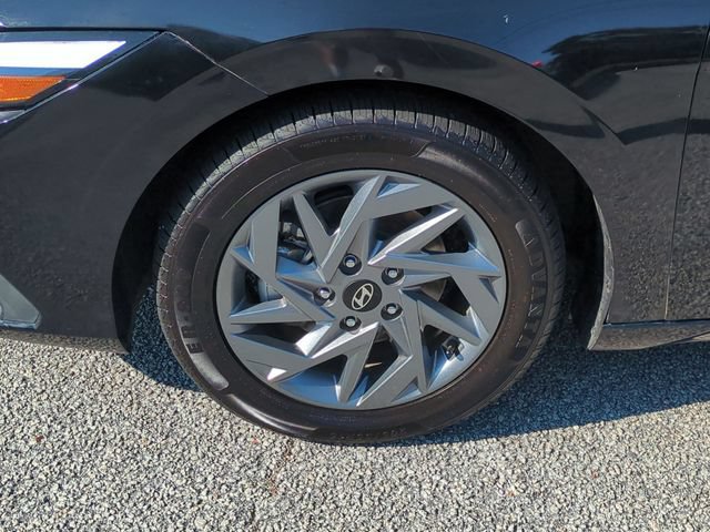 Used 2024 Hyundai Elantra SEL FWD image 10