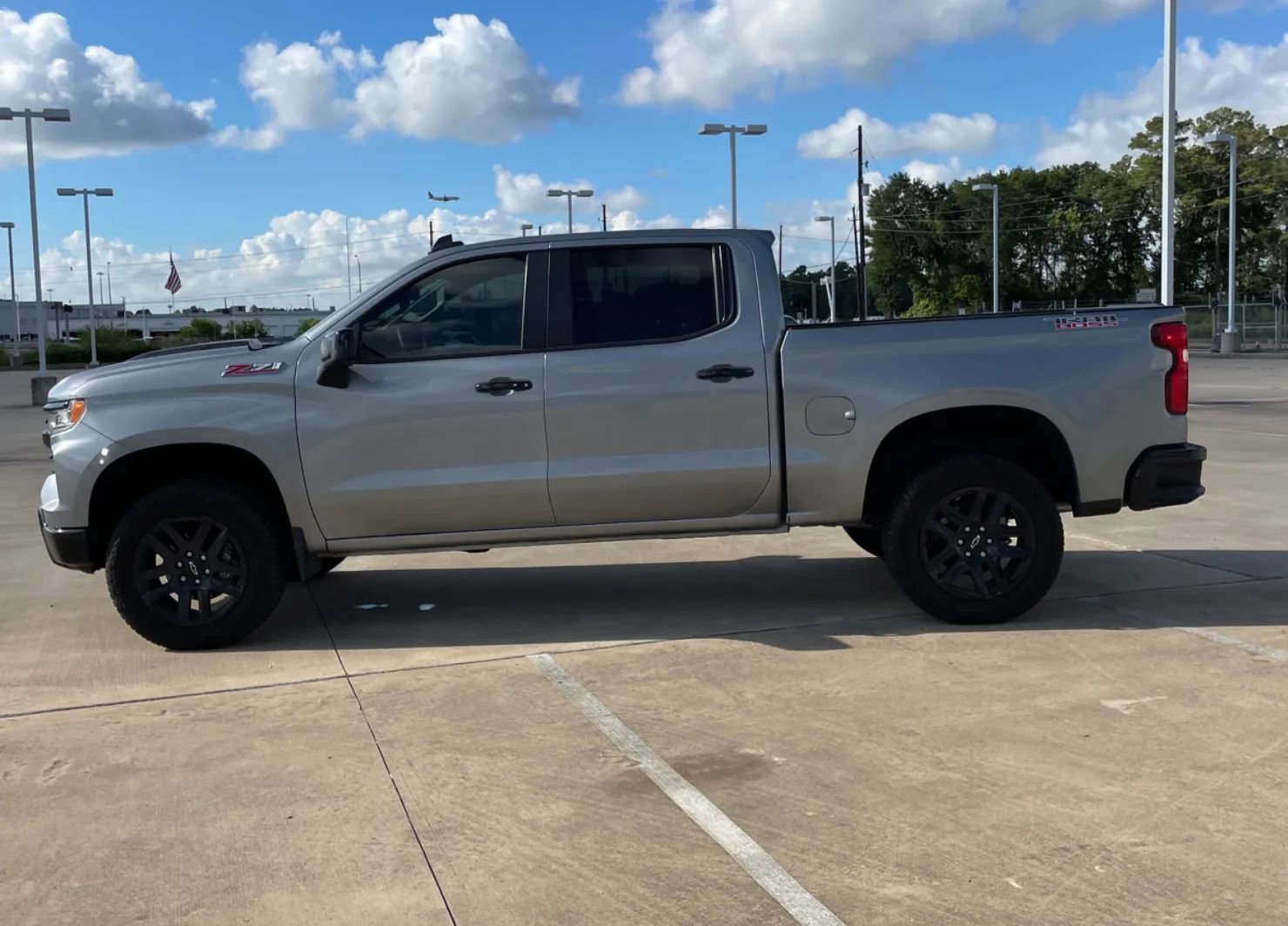 Used 2025 Chevrolet Silverado 1500 LT Trail Boss w/ Convenience Package II image 7