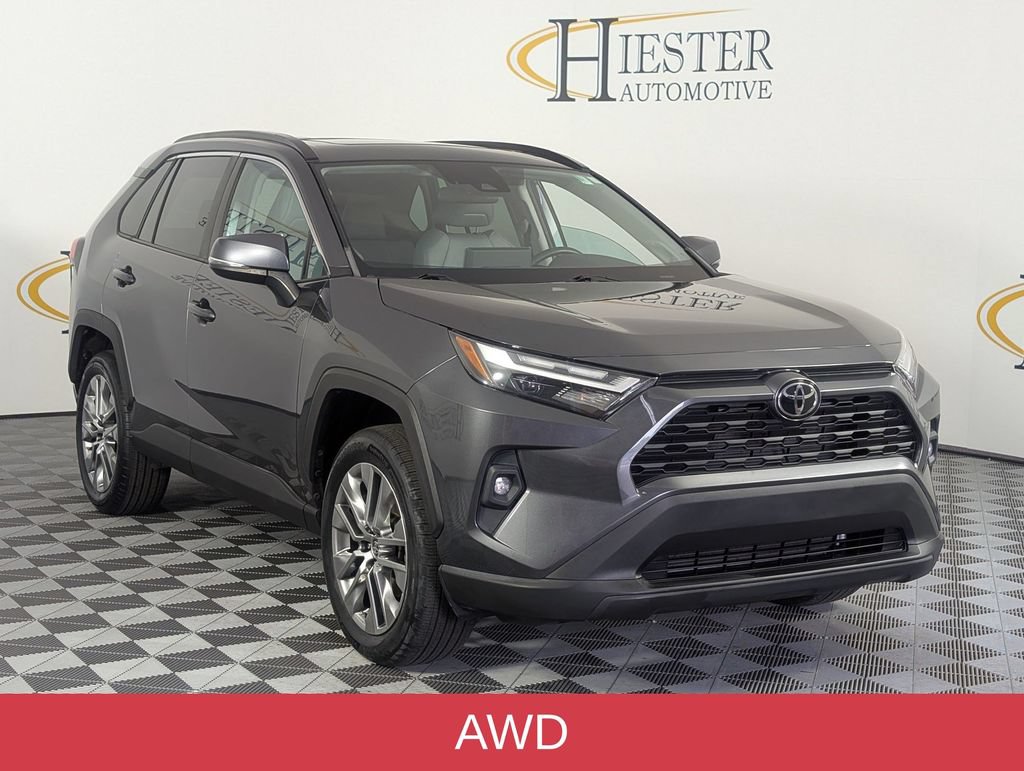 Used 2022 Toyota RAV4 XLE Premium AWD/4WD image 2