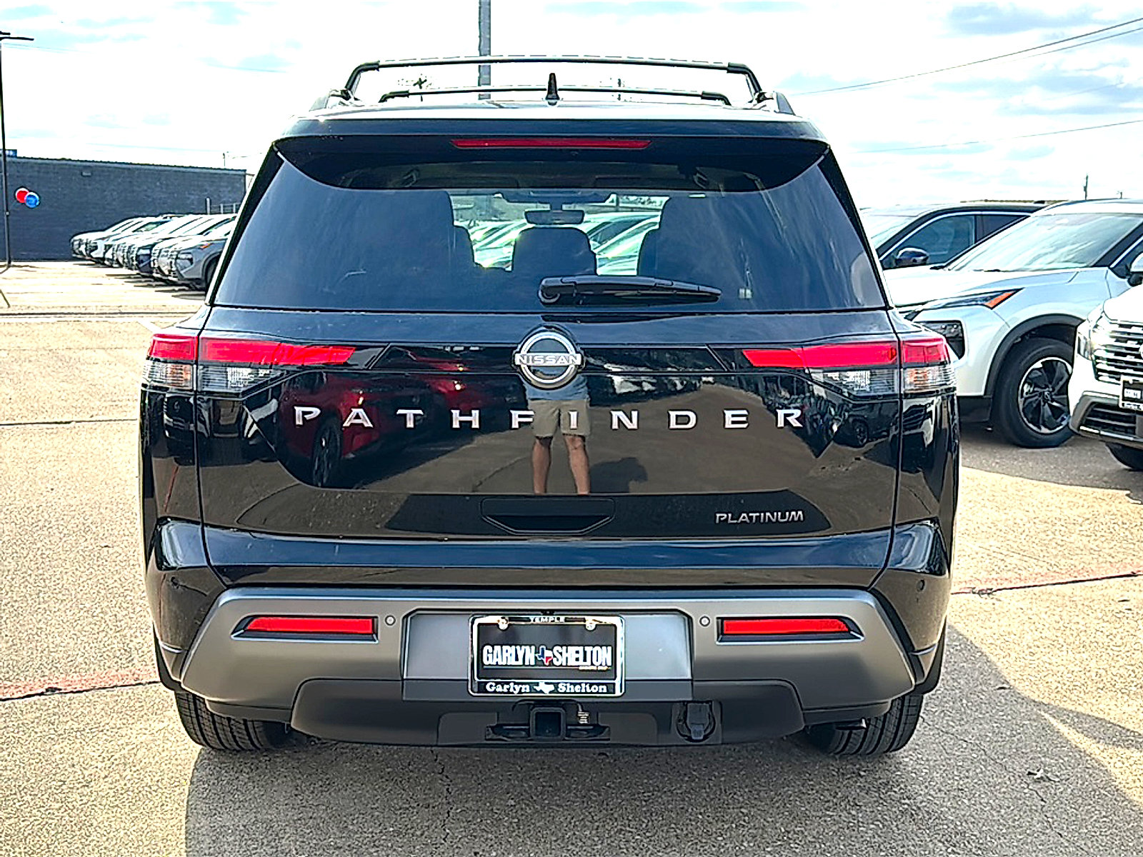 New 2026 Nissan Pathfinder Platinum w/ Cargo Package FWD image 7