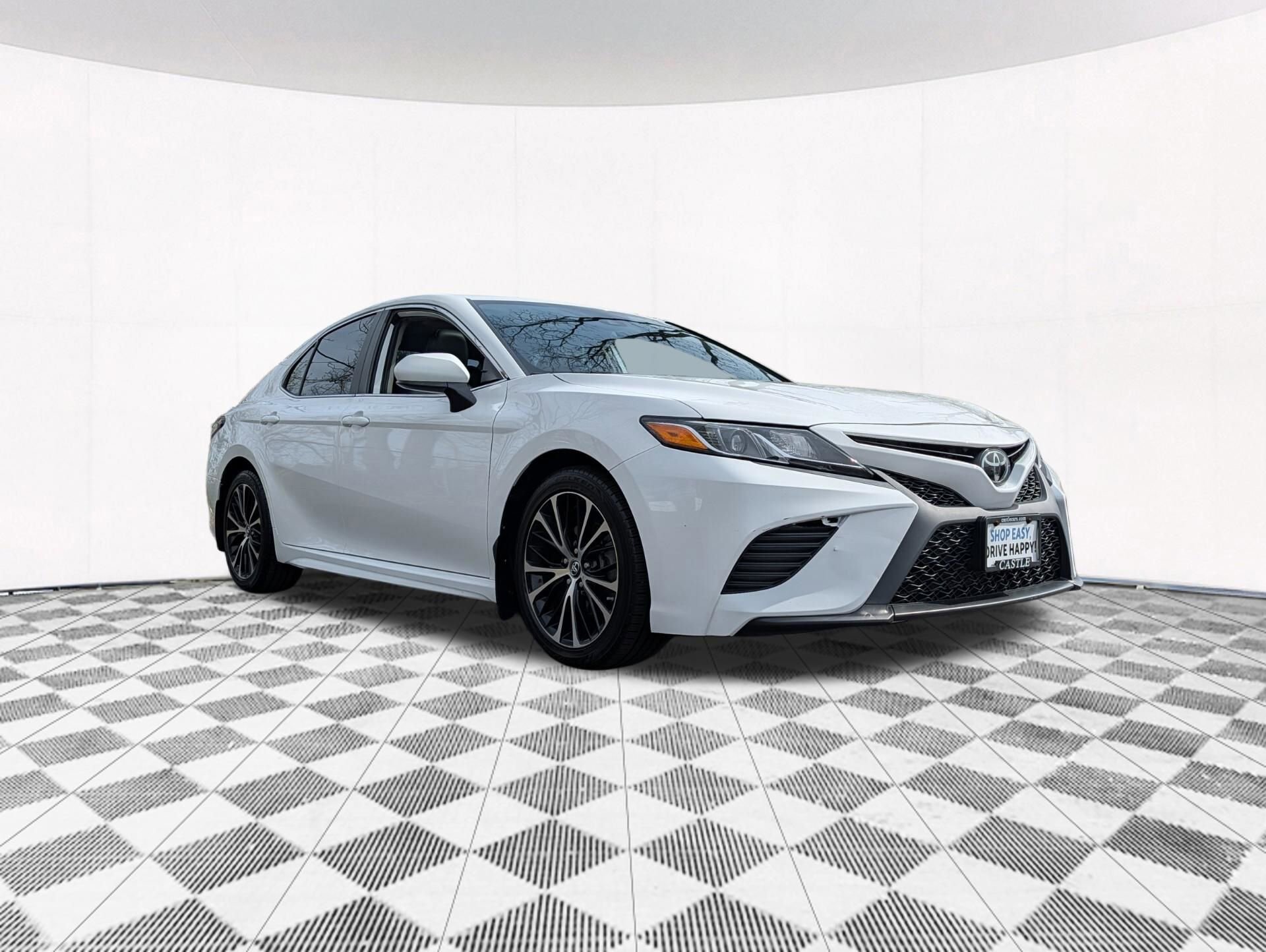 Used 2019 Toyota Camry SE image 14