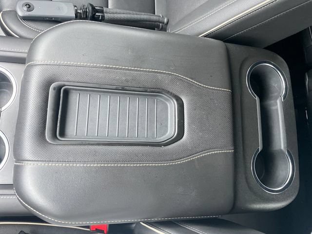 Used 2024 GMC Yukon SLT AWD/4WD image 17