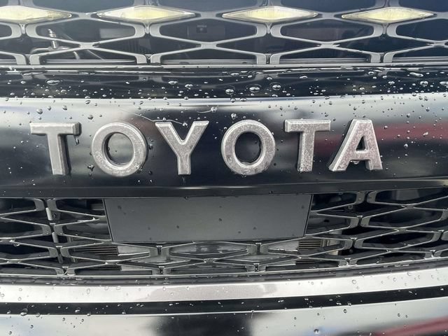 Used 2023 Toyota 4Runner TRD Off-Road Premium w/ Moonroof Package AWD/4WD image 5