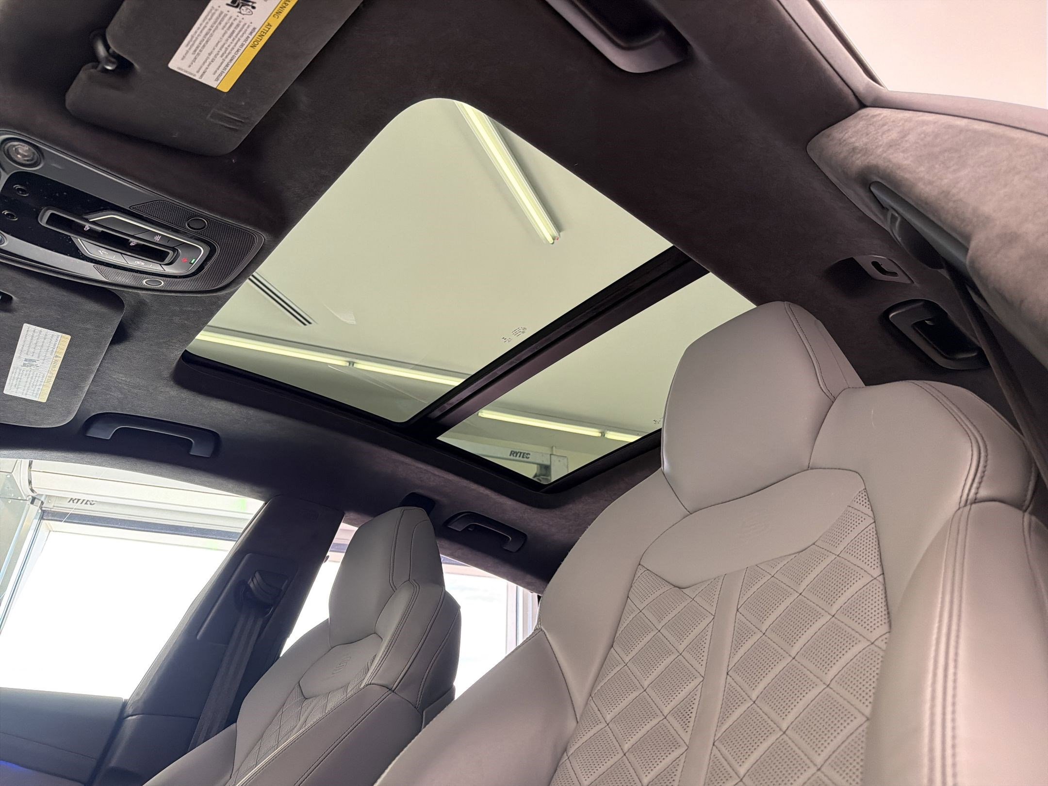 Used 2021 Audi SQ8 Prestige w/ Prestige Package image 16